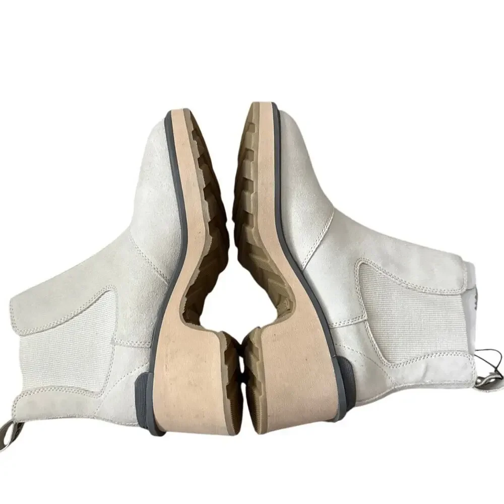 Sorel Hi-line Waterproof Chelsea Boot in Chalk / Ceramic Size 8.5